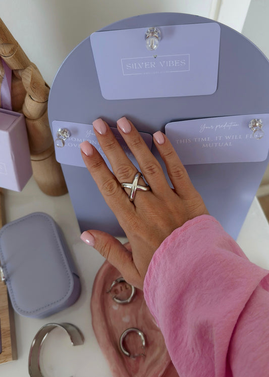 CROSSED LOVE RING
