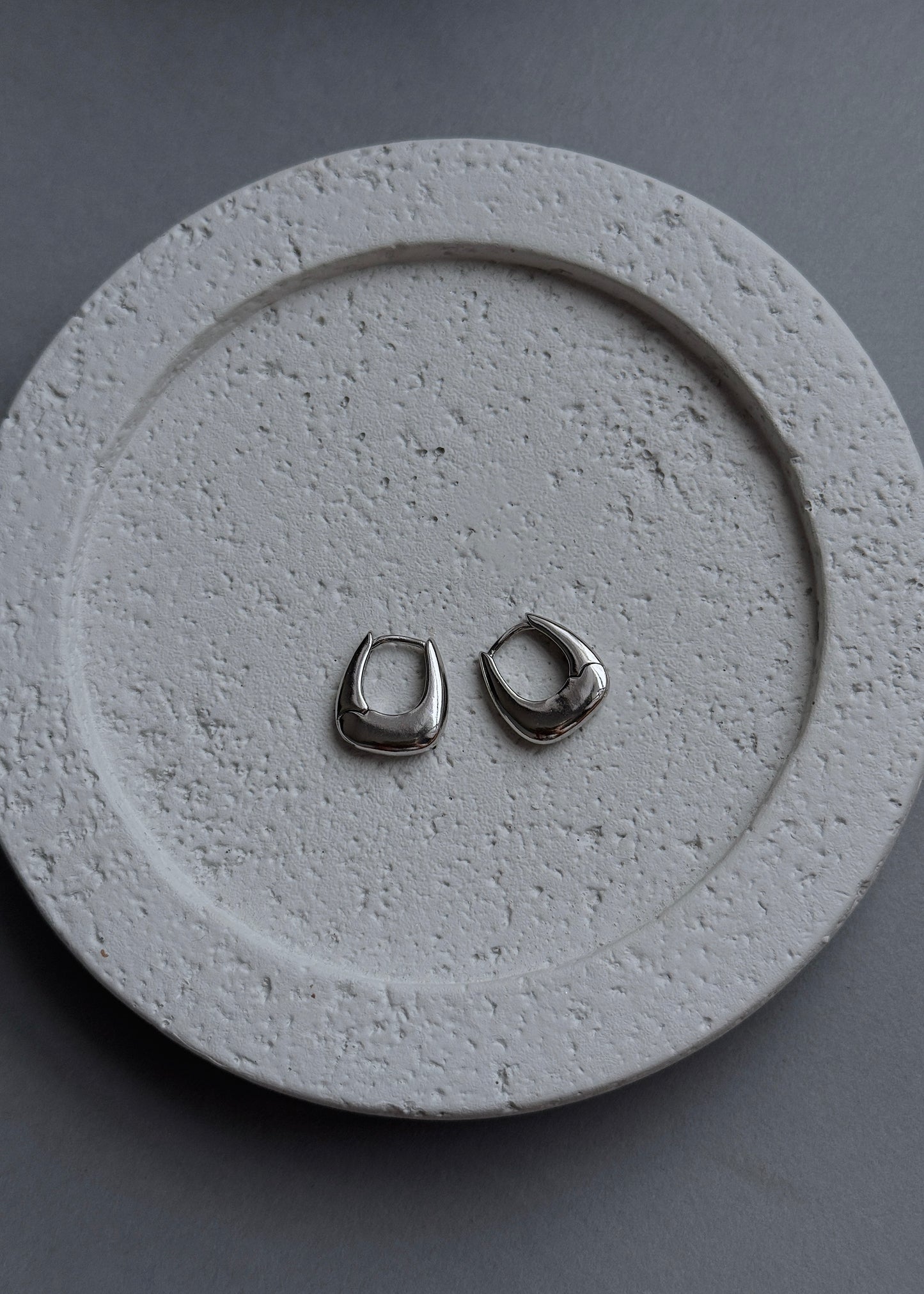 EDGE POD EARRINGS