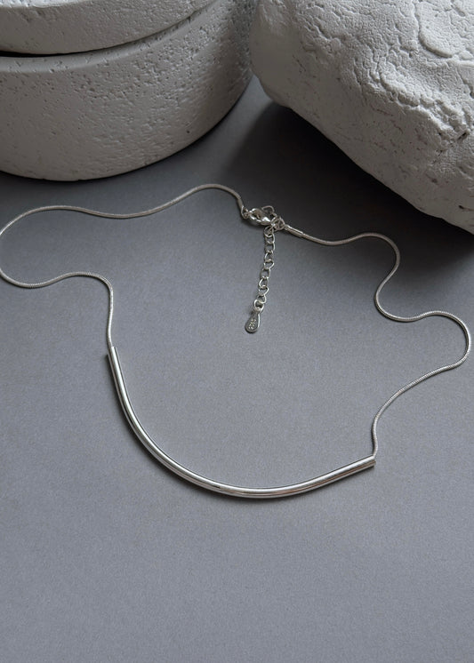 BOLD LINE NECKLACE