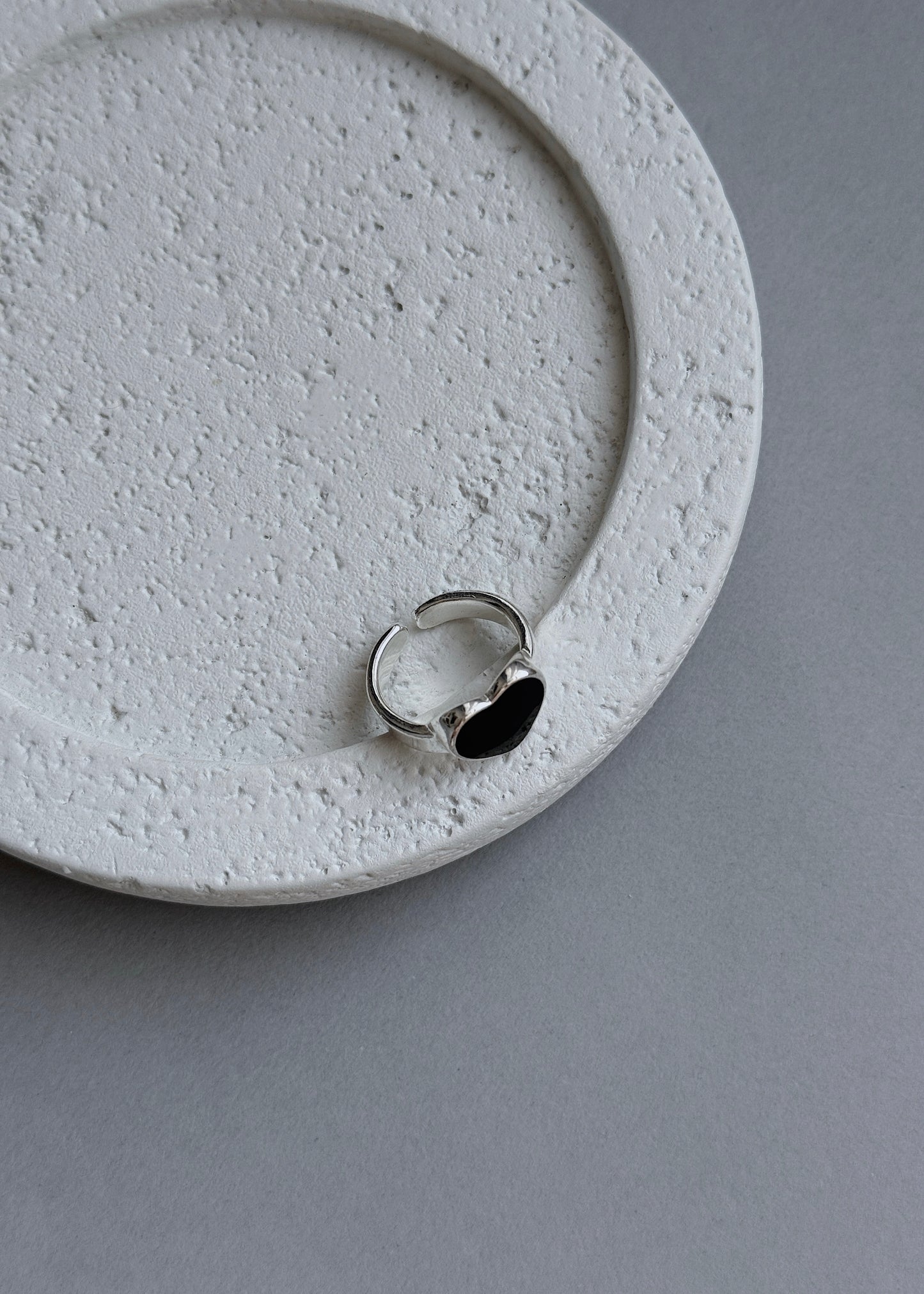 POISONED HEART RING