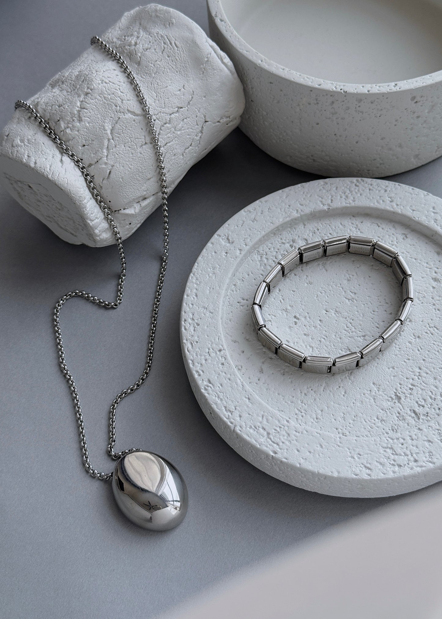 LUNAR DROP NECKLACE