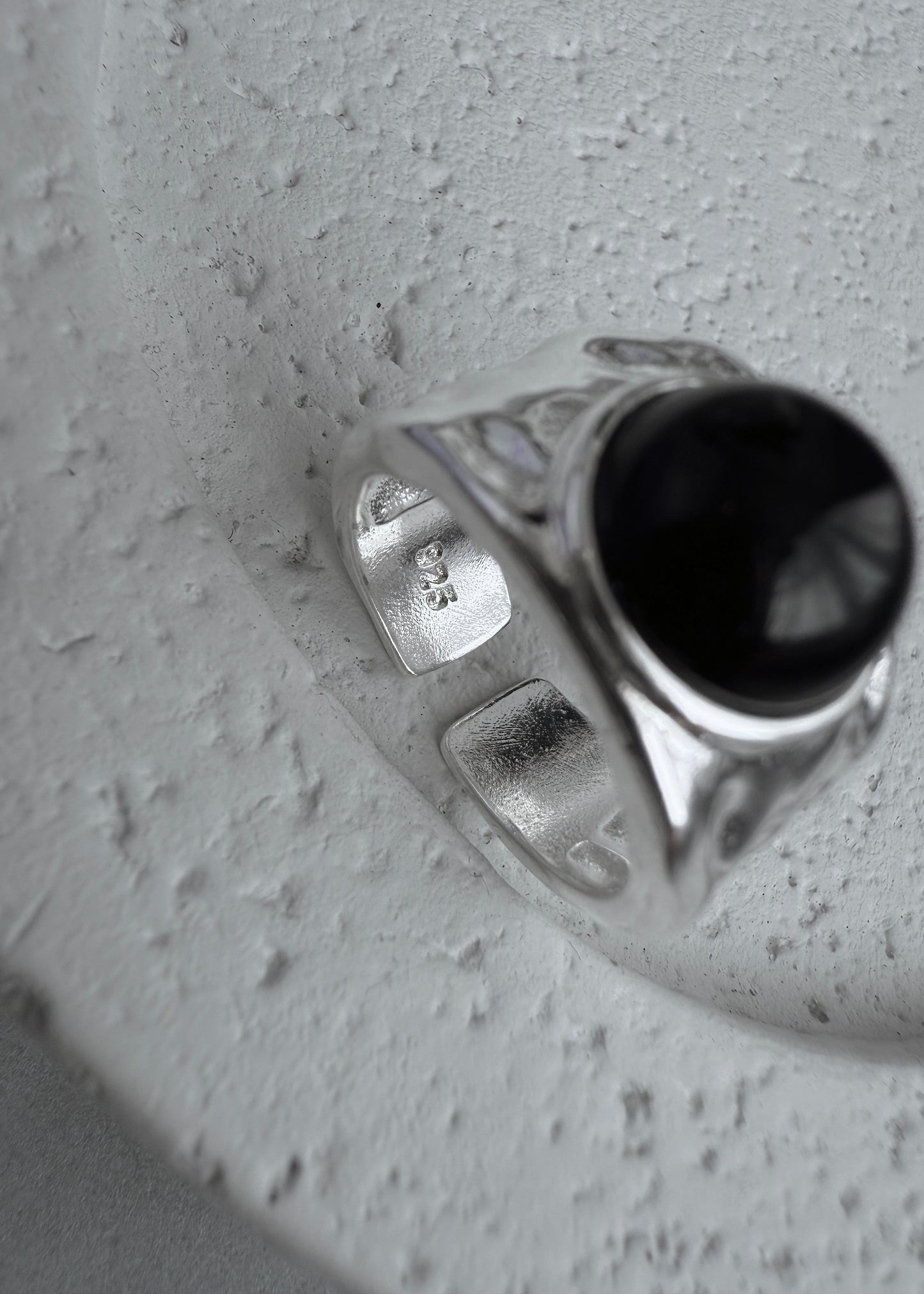 BLACKOUT RING
