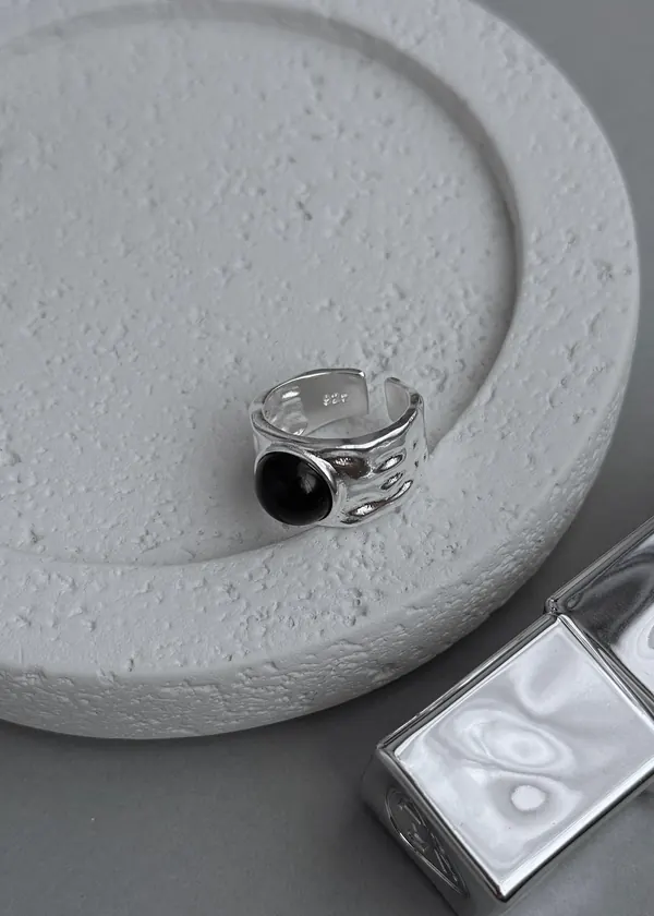 BLACKOUT RING
